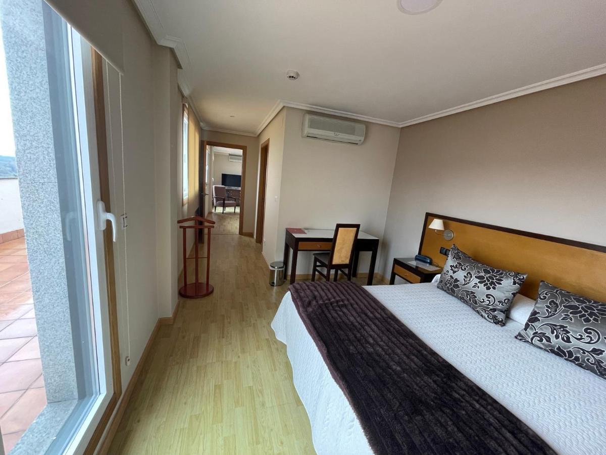 Aparthotel Arenteiro Carballino Exterior photo